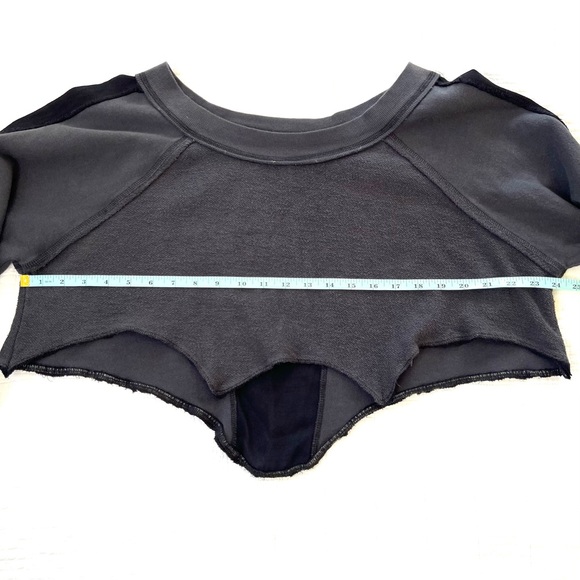 Free People Cropped Sweatshirt Grey & Black Mixed Media XS/ Small - Picture 6 of 9